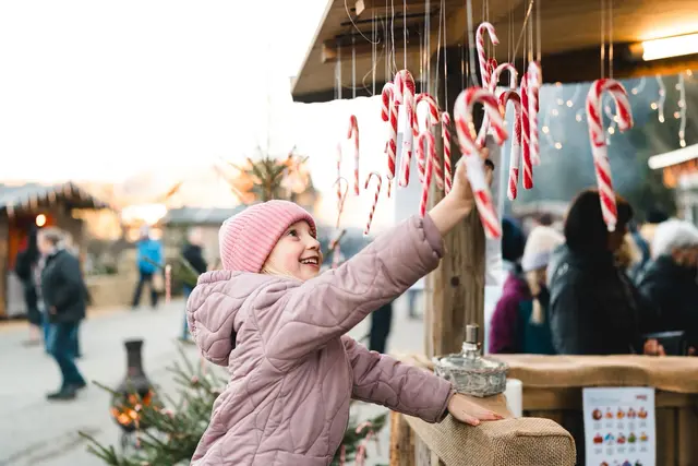 Beim Steirischen Bergadvent erwartet die Besucherinnen und Besucher ein vielfältiges Programm mit traditionellem Handwerk, Musik, Kulinarik und besonderen Erlebnissen für die ganze Familie. | Foto: Sarina Dobernig - Lieblingsbild Fotografie