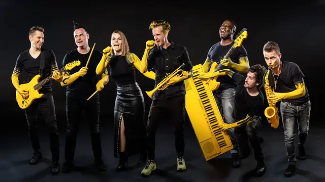 Für den Silvesterball im NOVAPARK Flugzeughotel Graz haben sich Egon7 als Headliner angekündigt. | Foto: Egon7