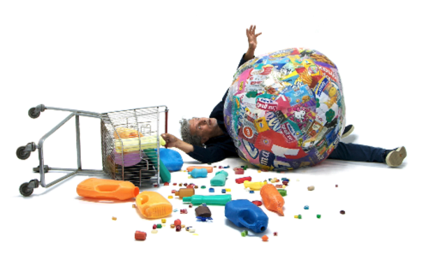 In der Ausstellung dreht sich alles um „Hausmüll-Plastik“. | Foto: K. Weninger