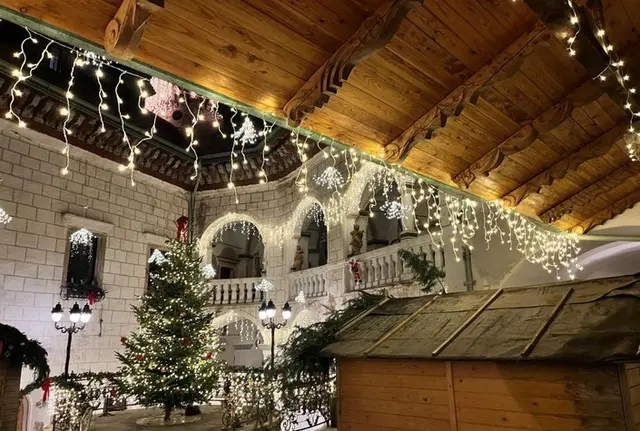 Der Adventmarkt findet an den Wochenenden 6. &amp; 7.&amp; 8. sowie 13. &amp; 14. Dezember 2025 statt. | Foto: Burg Plankenstein