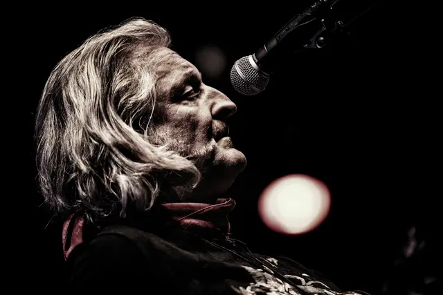 "Sir" Oliver Mally freut sich riesig, dass er zum Jahresabschluss noch einmal kräftig musikalisch einheizen darf. | Foto: Aleksandra Pruenner