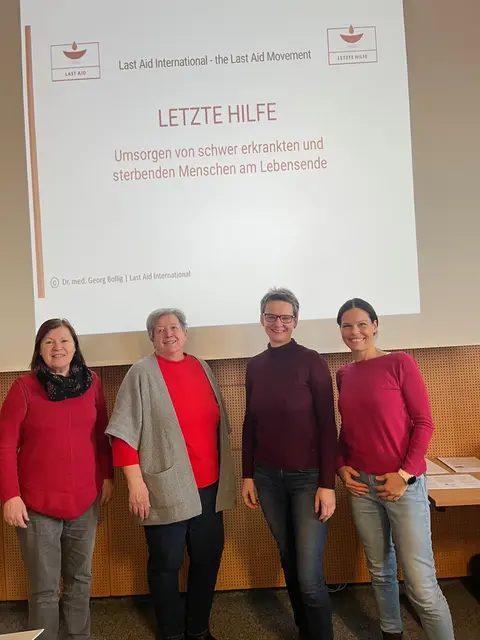 Leiten die „Letzte Hilfe Kurse“ in Friedberg bzw. Hartberg: Christine GranditsRenate PraschBirgit Anderwald und Bernadette Schwarhofer (v.l.n.r.)  | Foto: KK