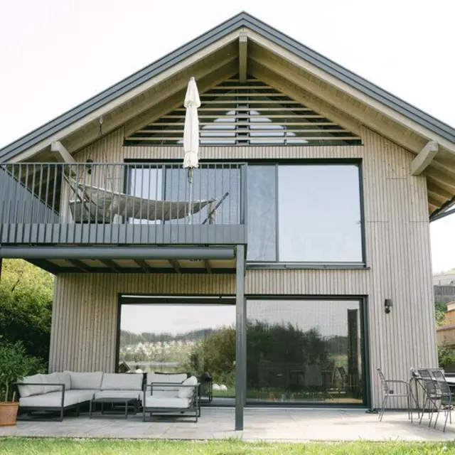 Regionale Experten informieren über die Vorteile des ökologischen Bauens und Sanierens.  | Foto: Zenz Holzbau