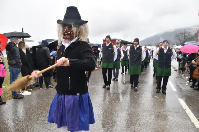 Der Umzug bildet den Höhepunkt des dreitägigen Festprogramms und dient als krönender Abschluss der Festlichkeiten.  | Foto: Kendlbacher