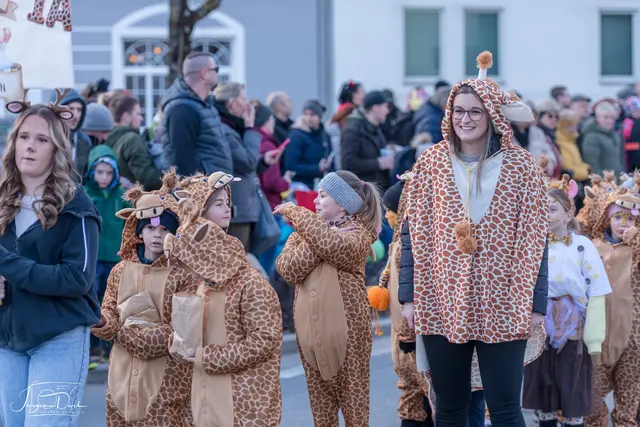 Die Kinder der Ober-Grafendorfer Schulen sorgen mit kreativen Verkleidungen für viele strahlende Gesichter. | Foto: Musikvolksschule Ober-Grafendorf