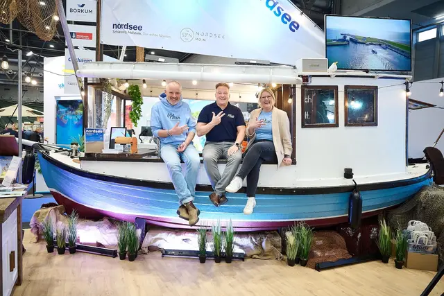 Moritz Luft (Geschäftsführer Sylt Marketing GmbH), Melanie Trotier (Geschäftsführerin Nordseeküste Nordfriesland e.V.) und Robert Kowitz (Tourismus Marketing Service Büsum GmbH) | Foto: Sabine Klimpt