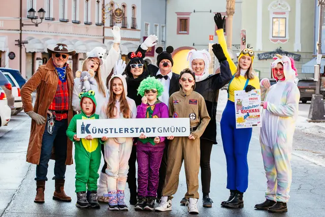 Die Gmündner Narrenschaft trifft sich am Faschingsdienstag für den Umzug in Begleitung des Prinzenpaares. | Foto: Sabine Pichorner