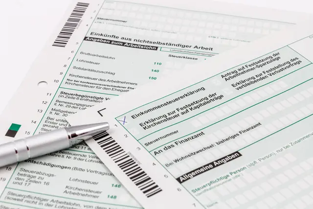 Eine Gutschrift beim Lohnsteuerausgleich kann gleich mehrere hundert Euro bringen!  | Foto: Symbolbild Adobe Stock/johannes86