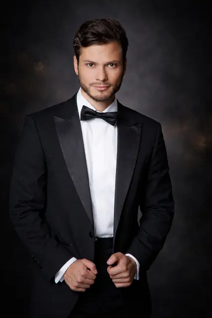 Der Tenor Julian Henao Gonzalez ist einer der Solisten. | Foto: Alex List