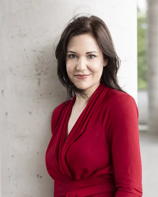 Birgit Birnbacher liest aus ihrem Buch "Sie wollen uns erzählen" am 7. Mai in der Stadtbücherei Schwaz.  | Foto: Alexandra Grill 