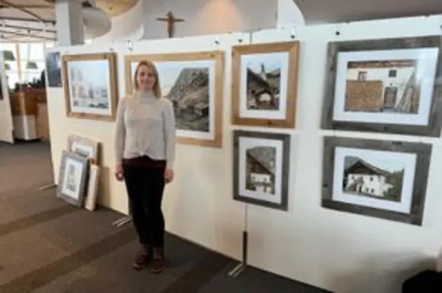 Künstlerin Melissa Bernadette Eiter zeigt eine Auswahl ihrer Arbeiten in der Museumsgalerie Tarrenz. 