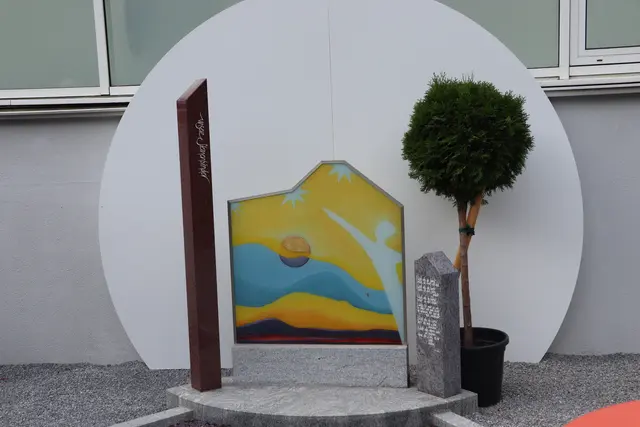 Das Sternenkindergrab am Friedhof in Zams. | Foto: Thomas Seelos