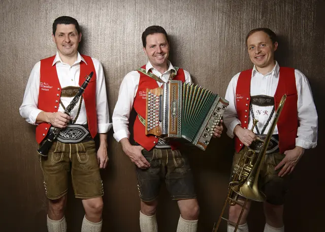 Die drei Brüder der "Filzmooser Tanzlmusi" kommen nach Schladming. | Foto: Filzmooser Tanzlmusi