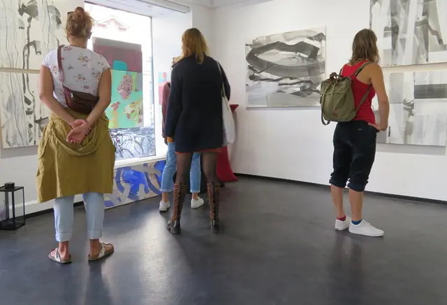 Auch im Bezirk Kufstein öffnen einige Künstler wieder ihre Ateliertüren für Besucher.  | Foto: Helga Madera