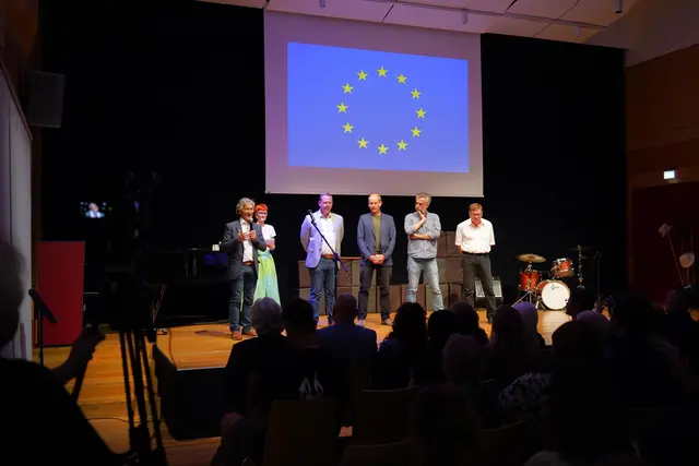 Europa-Gemeinderäte: Sepp Wall-Strasser, Christina Mayr, Rainer Deischinger, Roland Atzlesberger, Dominik Wurm und Klaus Krenn (v. l.).

  | Foto: Stadtgemeinde Gallneukirchen