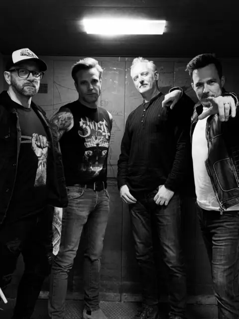 Die Band spielt live die großen Rock-Klassiker von Aerosmith, AC/DC, Led Zeppelin, Rolling Stones, Guns N' Roses, Bon Jovi bis Metallica. | Foto: MADmusic