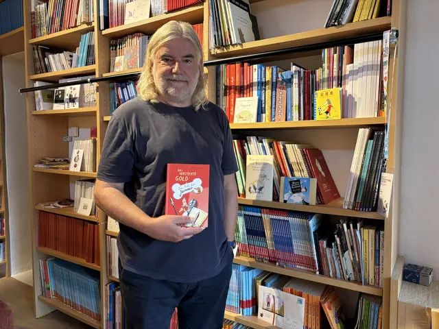 Der vielfach ausgezeichnete Autor Heinz Janisch hat knapp 200 Bücher verfasst, die in 25 Sprachen übersetzt wurden.  | Foto: Elisabeth Kloiber