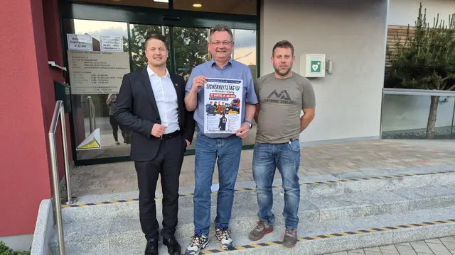 Oberst (Polizei) und geschäftsführender Gemeinderat Alexander Homola, Bürgermeister Werner Charvat sowie Feuerwehr Kommandant und Gemeinderat Rudolf Heckermayer. | Foto: Marktgemeinde Muckendorf-Wipfing