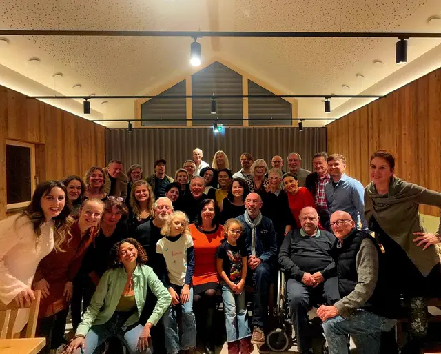 Die Mitglieder des Bauhoftheaters bei der Abschlussfeier 2025.  | Foto: Bauhoftheater/Thomas Weber