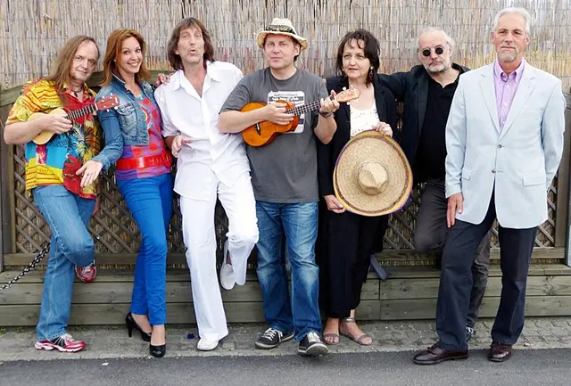 Die School's Out Band lädt wieder zur großen Abschlussparty vor dem großen Ferienstart.  | Foto: Eboardmuseum