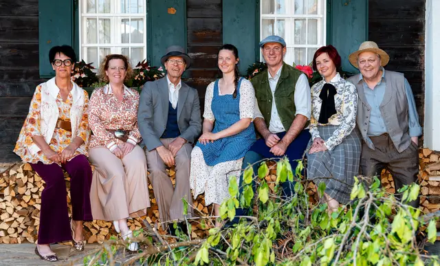Schauspielerinnen und Schauspieler des Theater im Bauernhof