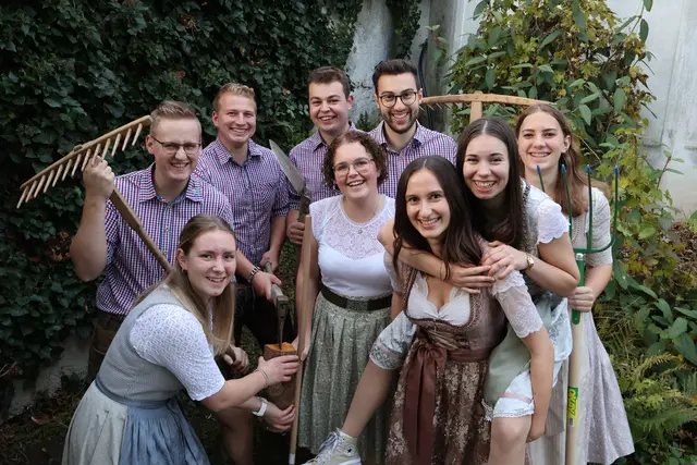 Die Landjugend Sarleinsbach feiert beim Marktfest die letzten 75 Jahre.  | Foto: LJ Sarleinsbach