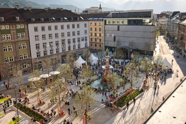 Der neu gestaltete Bozner Platz wird diesen Sommer zur Bühne für Musik, Begegnung und urbane Lebensqualität.  | Foto: Franz Oss