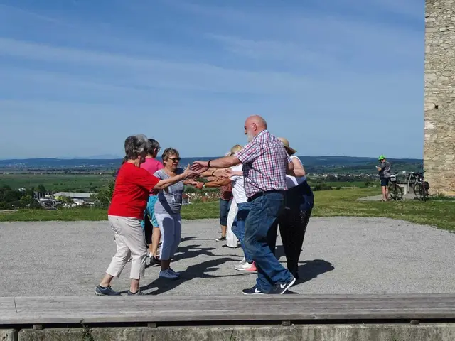 “Tanzen ab der Lebensmitte” gibt es in Österreich schon seit mehr als 40 Jahren.  | Foto: "Tanzen ab der Lebensmitte"