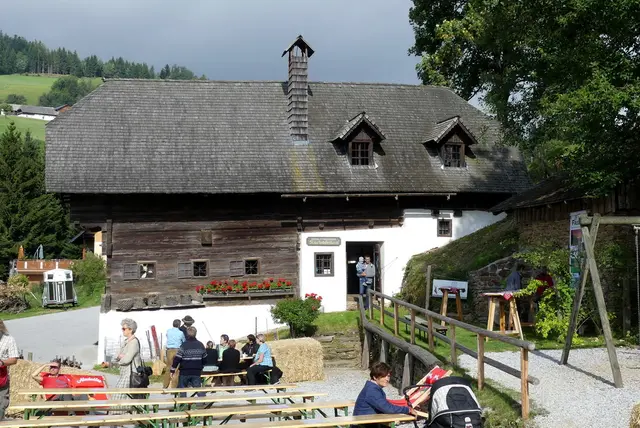 Die Bewegungsrevolution lädt am 19. Juli zum gemeinsamen Marsch zum Rauchstubenhaus ein.  | Foto: Herbert Ribul