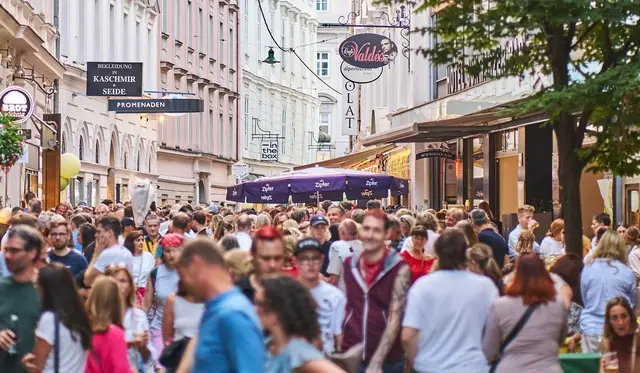 Am 10. Juli lädt die Linzer Herrenstraße von 14 bis 22 Uhr zum Sommerfest ein. | Foto: City Ring Linz