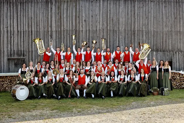 Eine Bläsergruppe der Musikkapelle Freinberg gestaltet die Trachtenmesse am 26. Juli 2026 in der Pfarrkirche Freinberg musikalisch mit.  | Foto: MK Freinberg