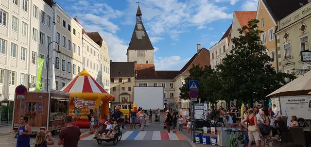 Der obere Stadtplatz in Braunau verwandelt sich am 8. August in ein Familienparadies. | Foto: Braunau mobil