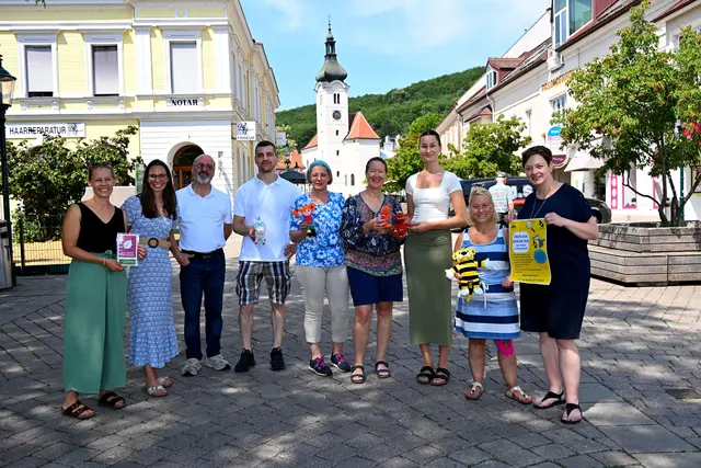 Die Stadt- und Schulbibliothek Purkersdorf lädt kleine Spürnasen dazu ein, bis Ende des Sommers Kinderfiguren zu entdecken. | Foto: Stadt- und Schulbibliothek Purkersdorf