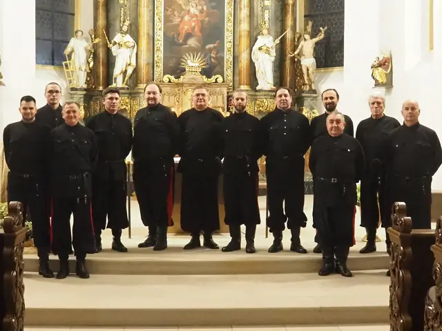 Seit vielen Jahren ist der Chor unter der künstlerischen Leitung von Wanja Hlibka in großen Konzerthallen und Kathedralen in Europa zu hören. | Foto: DKCWH