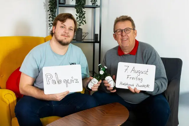 Simon Panholzer von der SJ Gallneukirchen und Herbert Enzenhofer (SPÖ Zwettl) freuen sich auf viele Mitrater. | Foto: SPÖ Zwettl an der Rodl (S. Ganglberger)