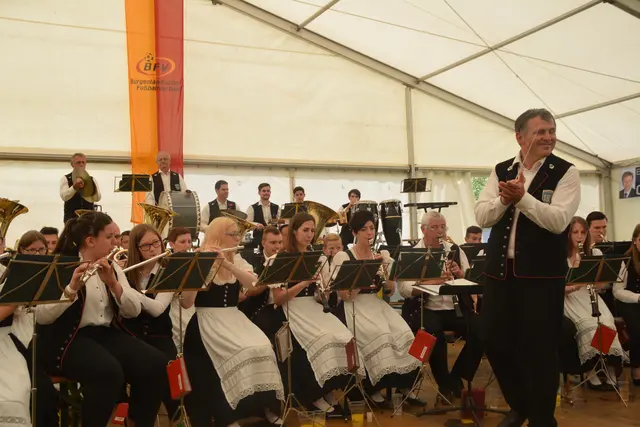 Die Trachtenmusikkapelle Rechnitz sorgte für Stimmungsmusik beim Frühschoppen. | Foto: MeinBezirk