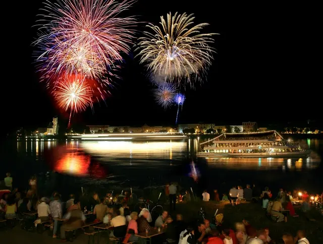 Donau in Flammen | Foto: Donau OÖ/Weissenbrunner