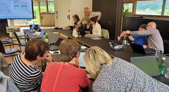 Die Ötztal-Computeria hilft am 13. August wieder bei Fragen zu Computer, Smartphone, Excel und Word. | Foto: Ötztal-Computeria