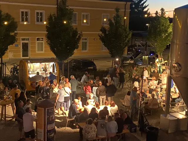 Ausgelassene Abendstimmung im Rösslpark. | Foto: Brauerei Raschhofer