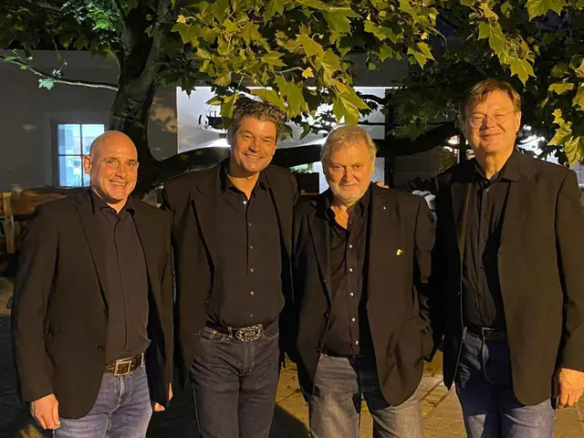 Edgar Pelz und seine Euro Combo sorgen im Café La-Vie für swingende Sommerstimmung. | Foto: Amaz Music Factory
