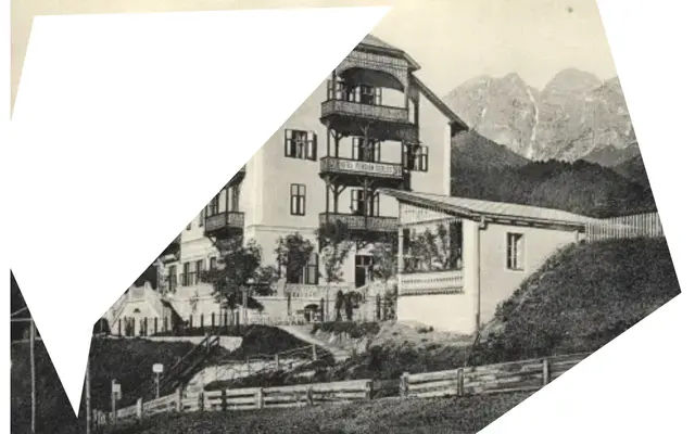 Im ehemaligen Hotel Café Serles in Telfes, das ca. um 1990 abgerissen wurde, hat die Künstlerin als Kind noch selbst gespielt. | Foto: Archiv Hinterlechner