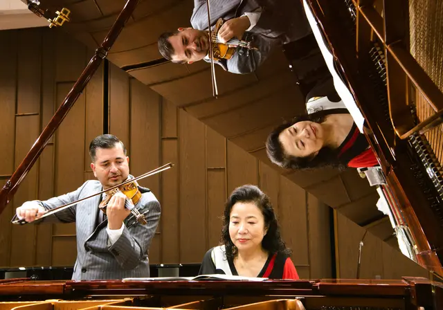 Prof. Yuko Hisamoto – Klavier
Burghard Tölke – Violine | Foto: photo credit: Jürgen T. Niessner