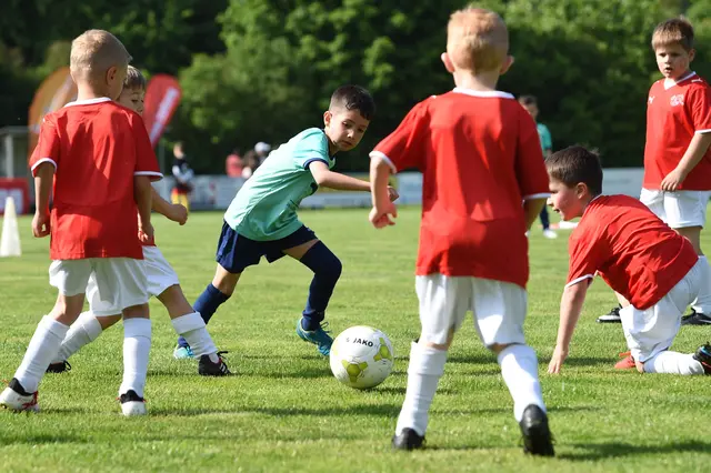 Sowohl Burschen als auch Mädchen können in Hohenberg beim Fußballcamp ihr Talent beweisen.  | Foto: OÖ Familienbund