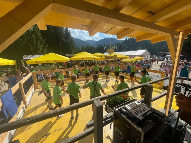 Der "Trachtenvereins Krakauer Freunde“ lädt am Samstag, dem 8. August 2026, zur Klausnerbergsäge in Krakauebene ein. 