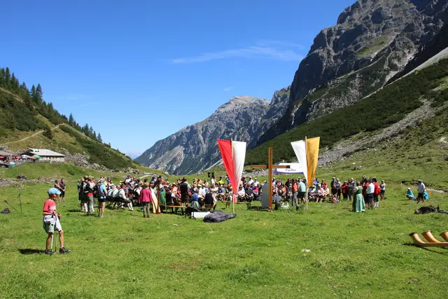 Auf der KarAlm im Pinnistal wird am Sonntag, 16. August wieder gefeiert. Die Aufnahme stammt vom Stubaier Almklang 2022. | Foto: Mair
