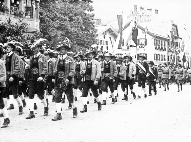 Der Film- und Videoclub Kufstein lädt am 3. September zur Buchpräsentation und zeigt alte Filme.  | Foto: Film- und Videoclub Kufstein