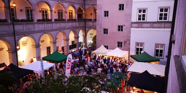 Das beliebte Weinfest findet heuer von 27. bis 29. August statt. | Foto: Verein Alststadt neu