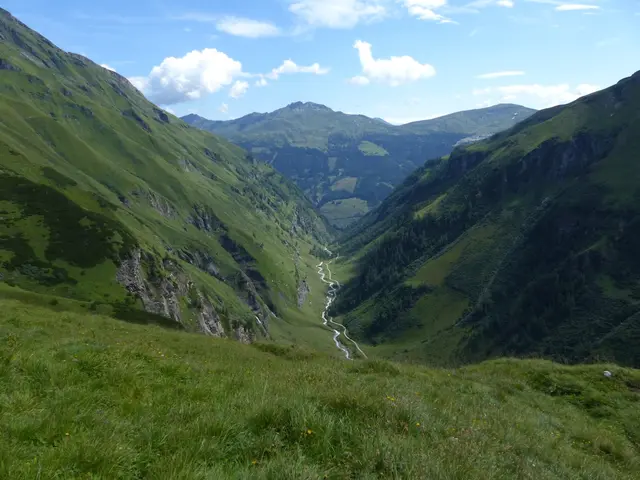 Im Bild: Blick über das Krumltal | Foto: Hotel Rauriserhof, Wanderhotels