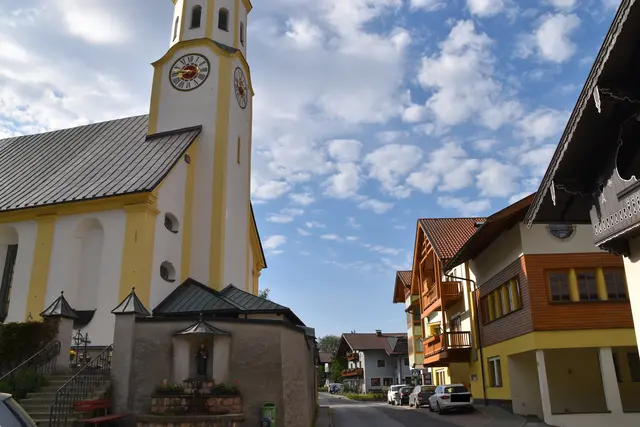 Eines der Konzerte findet in der Pfarrkirche Erl statt. | Foto: Barbara Fluckinger
