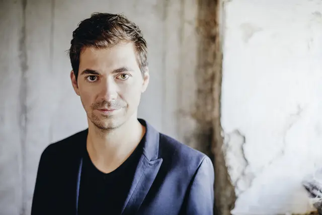 Der deutsche Countertenor Valer Sabadus gastiert am 6. September mit Akemi Murakami am Klavier bei der Schubert-Serenade im Schubert Schloss Atzenbrugg. | Foto: schneiderphotography